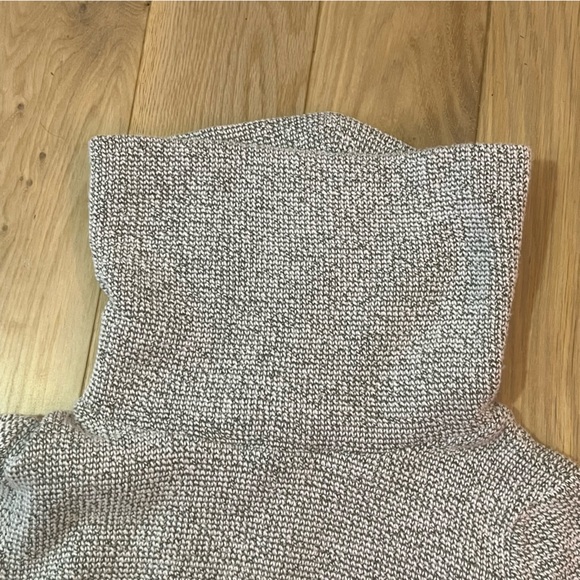 LOFT - Medium Gray Turtleneck Sweater - Picture 3 of 8